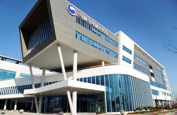 “전문가인 줄 알았는데”…AI로 만든 과대광고