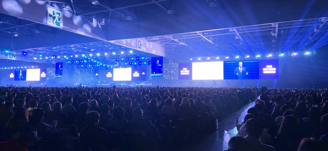 유니시티, ‘WE ARE UNSTOPPABLE’