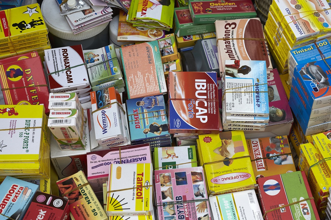 건기식, 법은 ‘강력’ 단속은 ‘흐물’